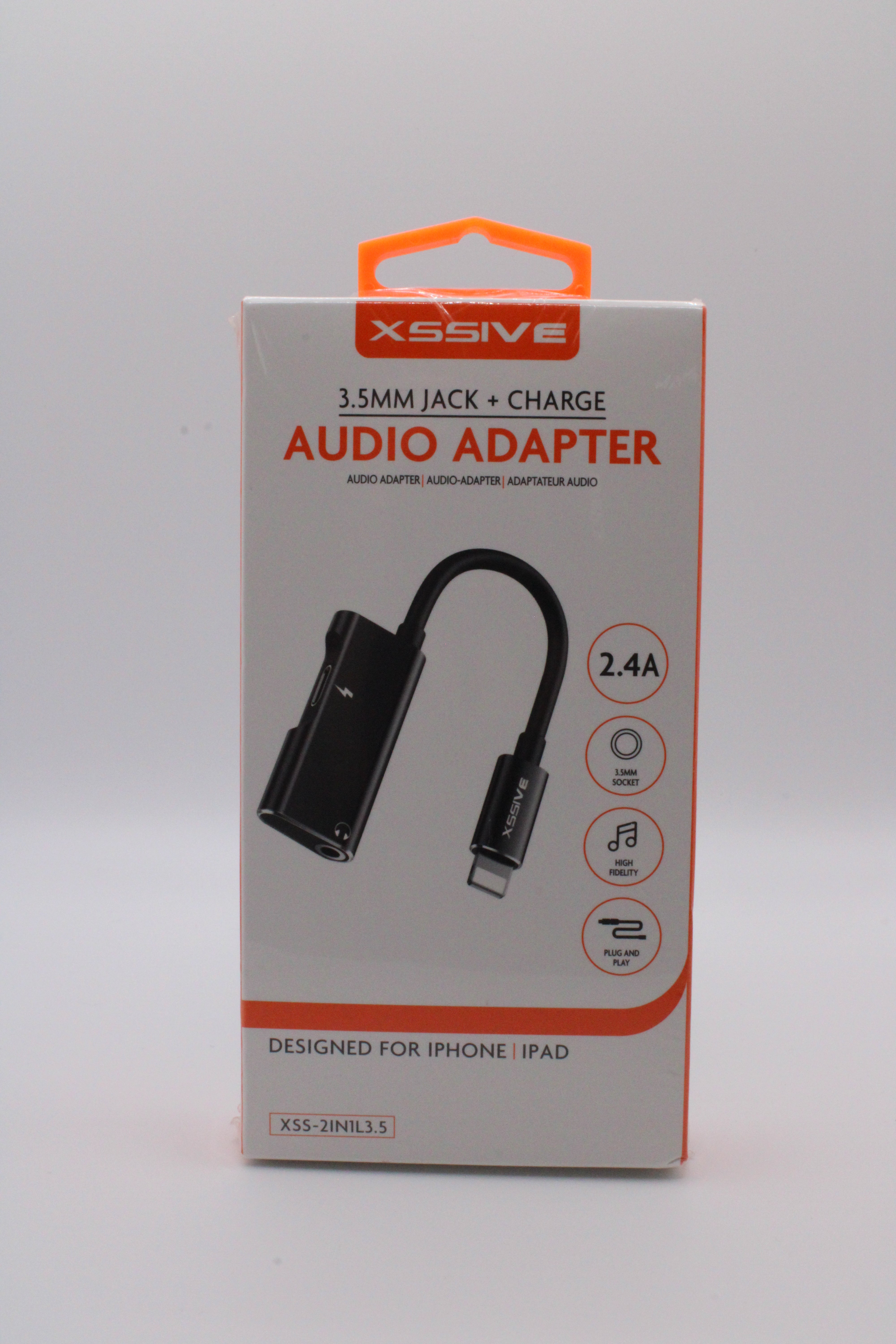 XSSIVE 3,5 mm Jack & Charge Audio Adapter