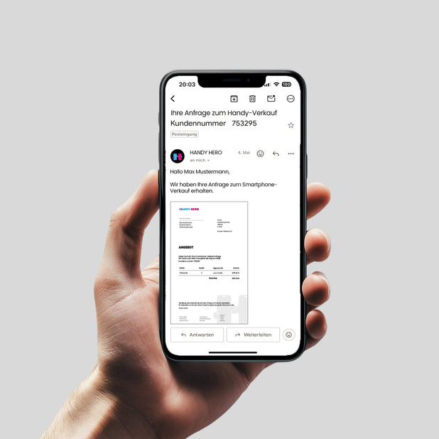 Smartphone mit geöffneter Rechnung – Anfrage zur Gerätebewertung